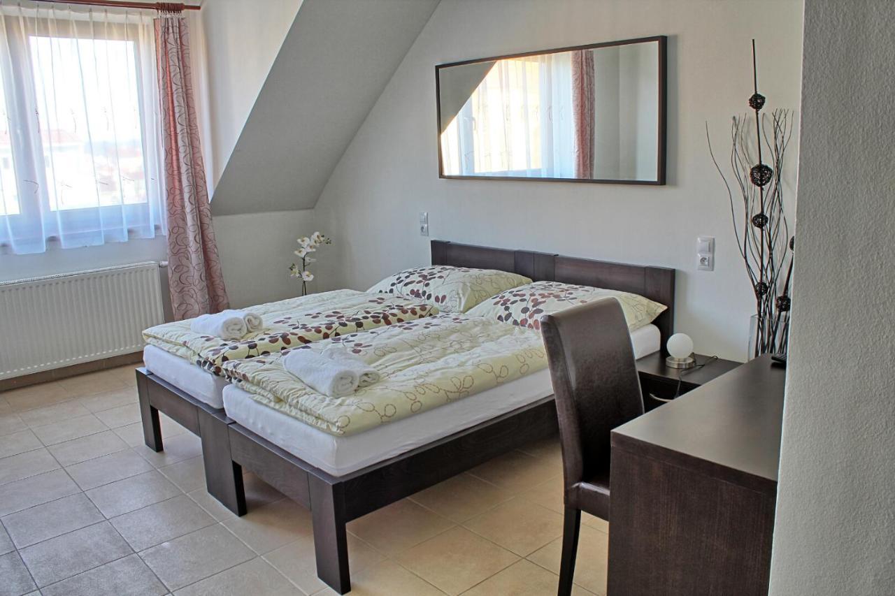 Penzion U Broucka Milevsko Extérieur photo